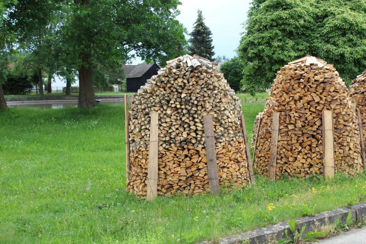 Ubytovani Ve stodole Stráž nad Nežárkou Exteriér fotografie