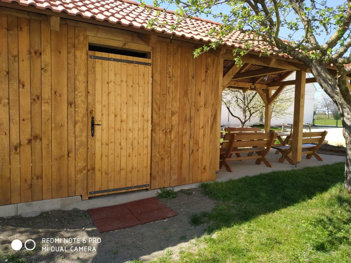 Ubytovani Ve stodole Stráž nad Nežárkou Exteriér fotografie